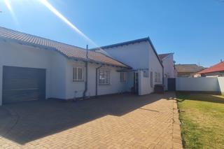 3 Bedroom House for Sale in Delmore Park